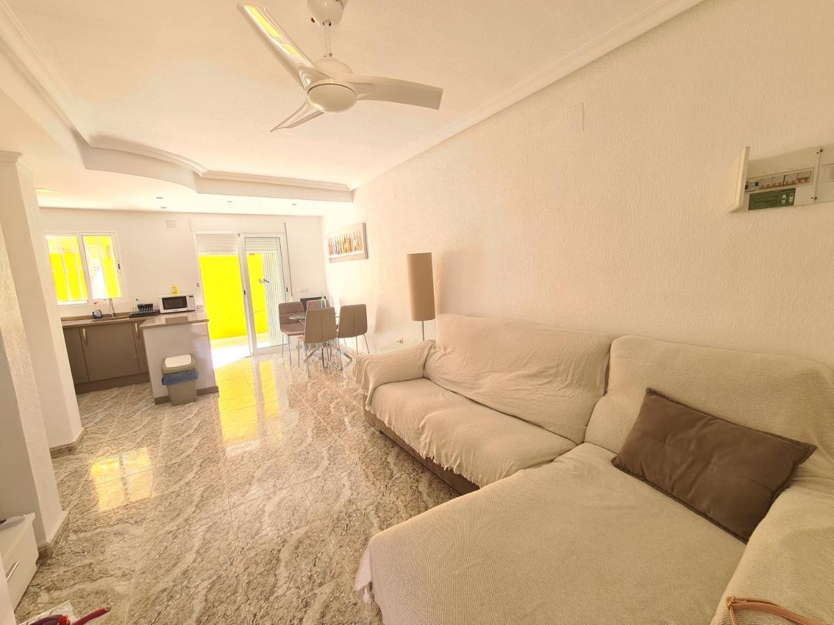 2 Bedroom Property In Closed Urbanisation Torrevieja Exterior foto