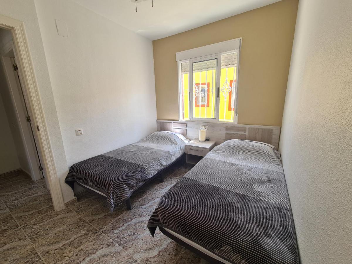 2 Bedroom Property In Closed Urbanisation Torrevieja Exterior foto