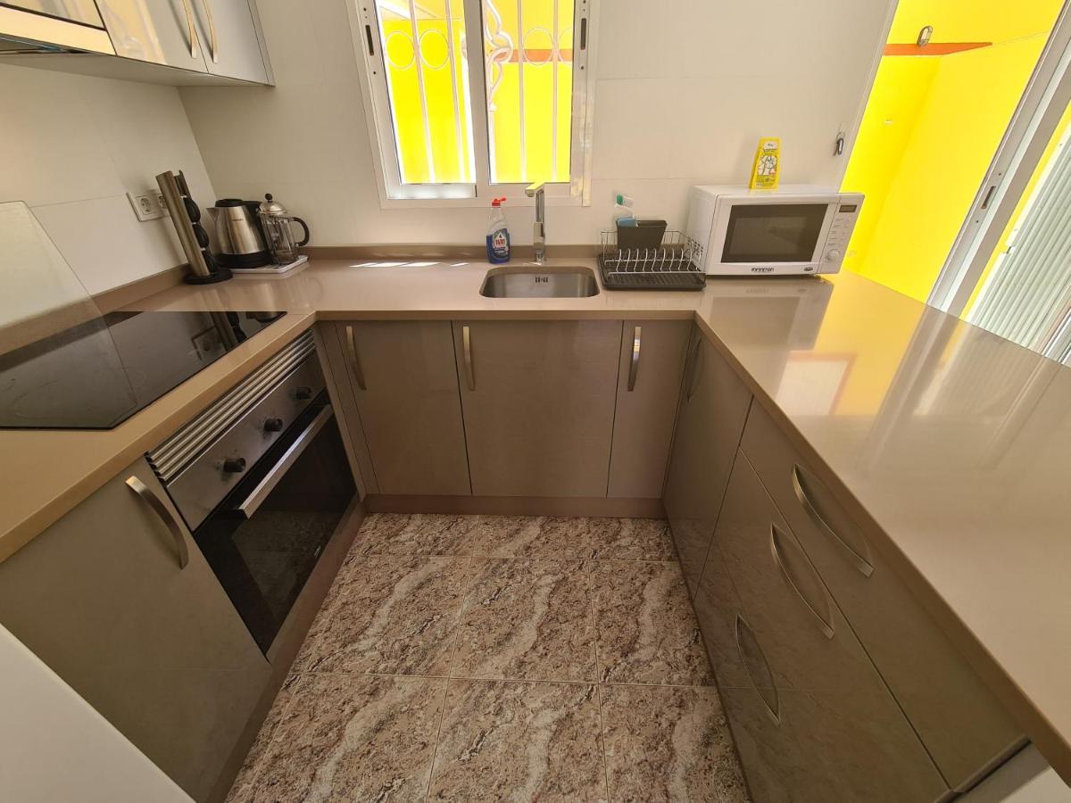 2 Bedroom Property In Closed Urbanisation Torrevieja Exterior foto